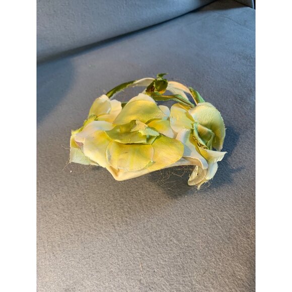 Ladies Green and Ivory Silk Flowers Hat Vintage - Picture 8 of 10